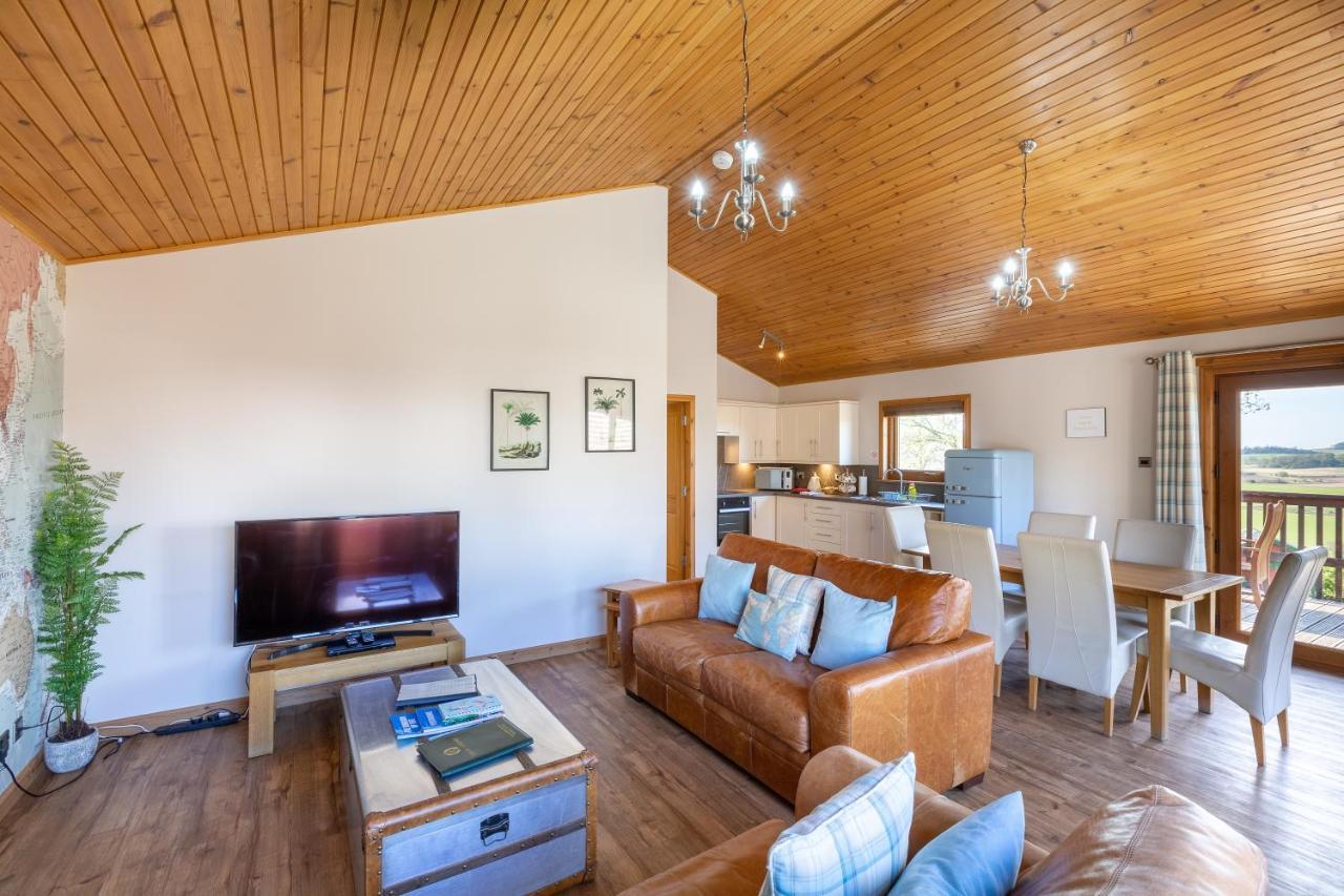 Douglas Fir Lodge With Hot Tub Cupar Exterior foto